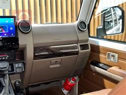 Toyota Land Cruiser 70